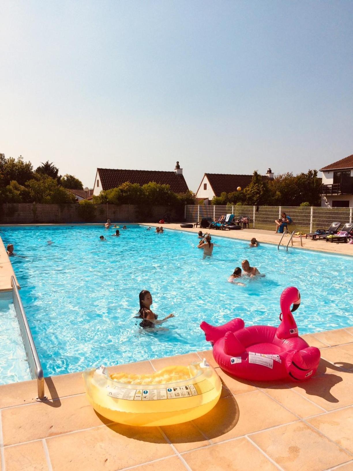 Zeepark Zeewind Hotel Bredene Exterior foto