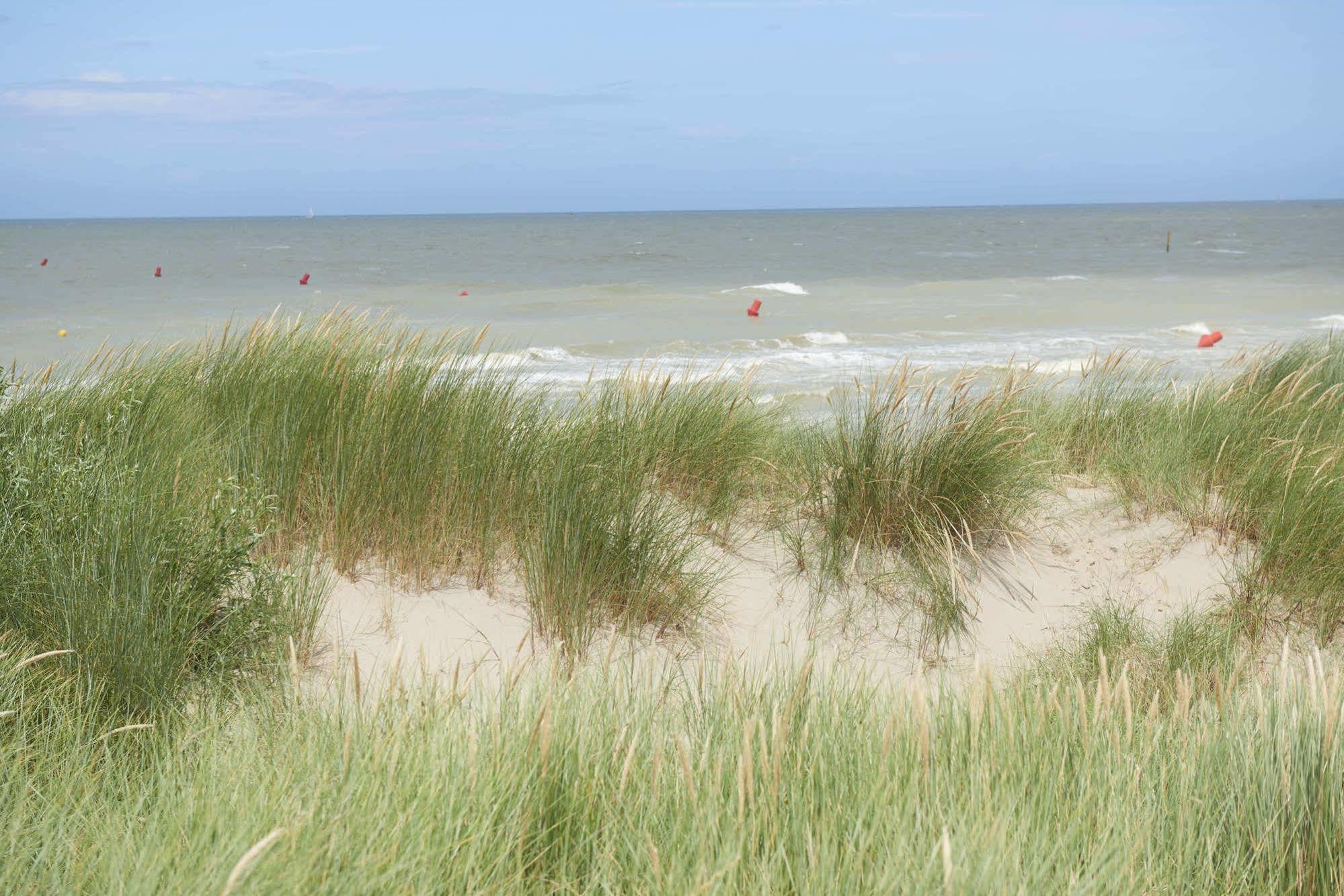 Zeepark Zeewind Hotel Bredene Exterior foto