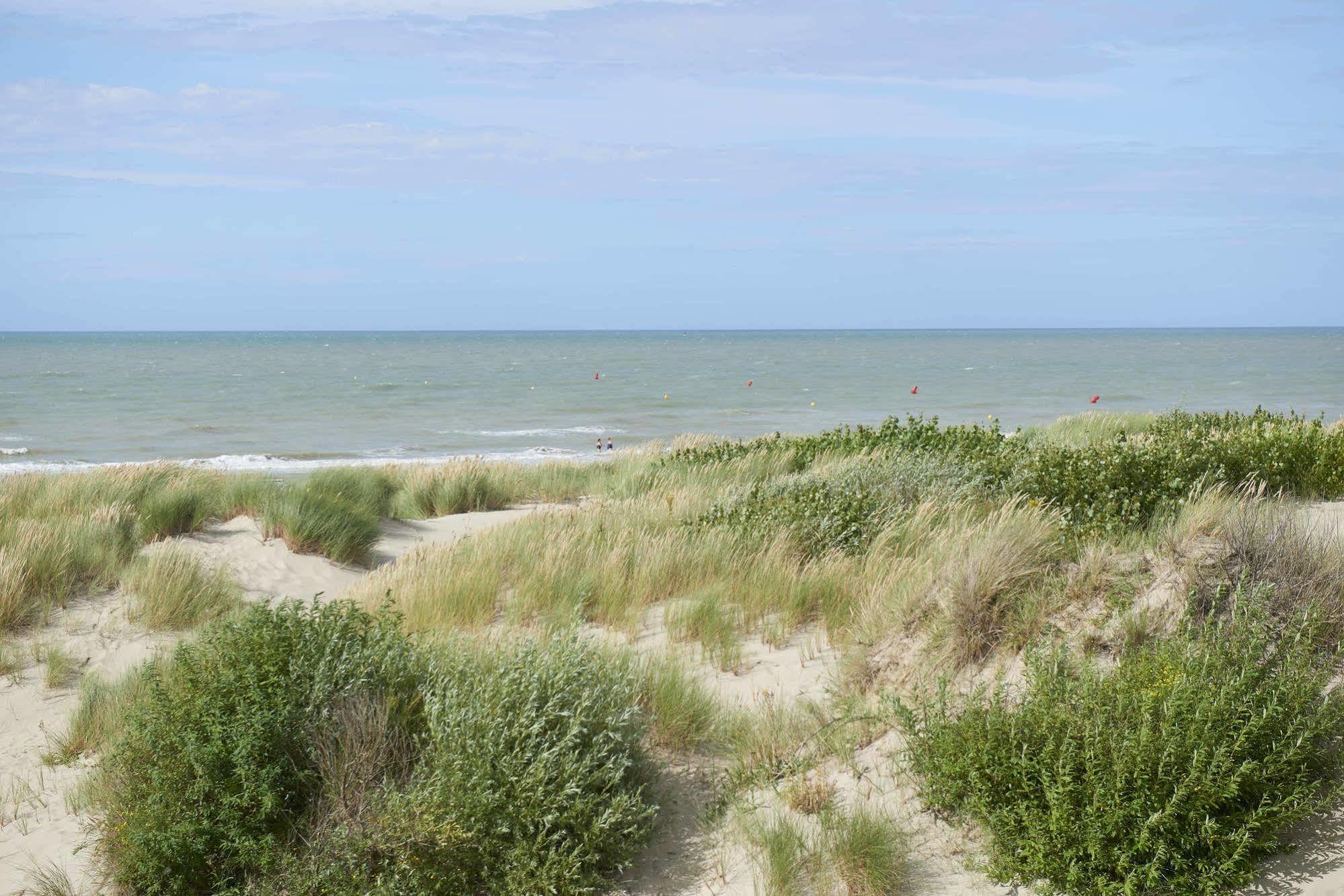 Zeepark Zeewind Hotel Bredene Exterior foto